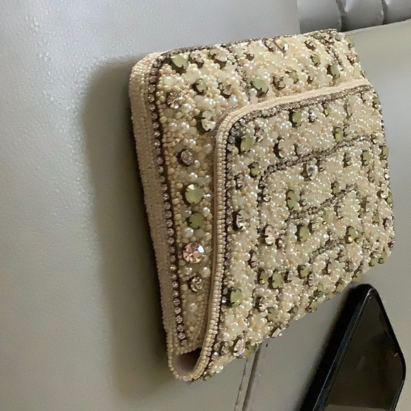 Mary Frances authentic and unique handbag color pearl - Picture 7 of 11
